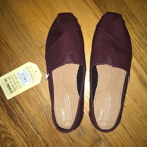 Maroon TOMS